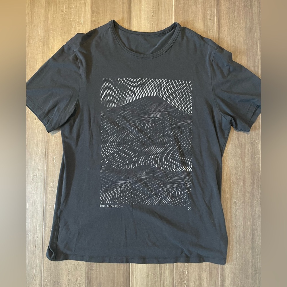 Men’s Black Lululemon tee Size L